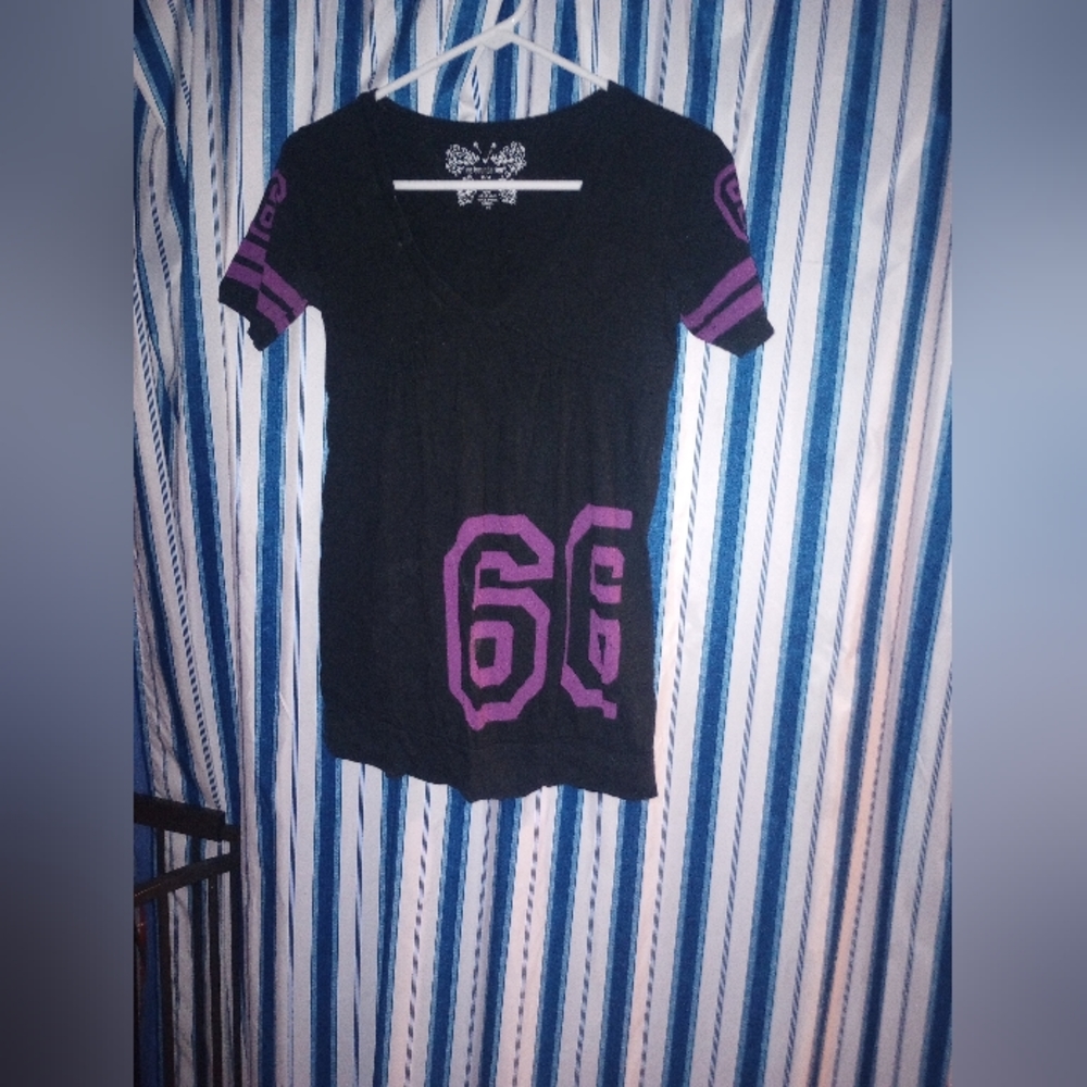 Women's No boundaries size medium cotton short sleeve t shirt